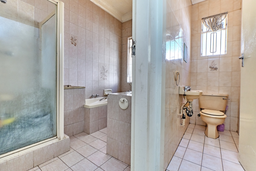 5 Bedroom Property for Sale in Observatory Gauteng