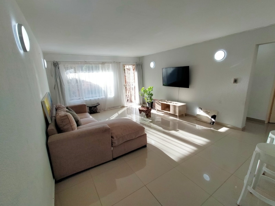 2 Bedroom Property for Sale in Robindale Gauteng