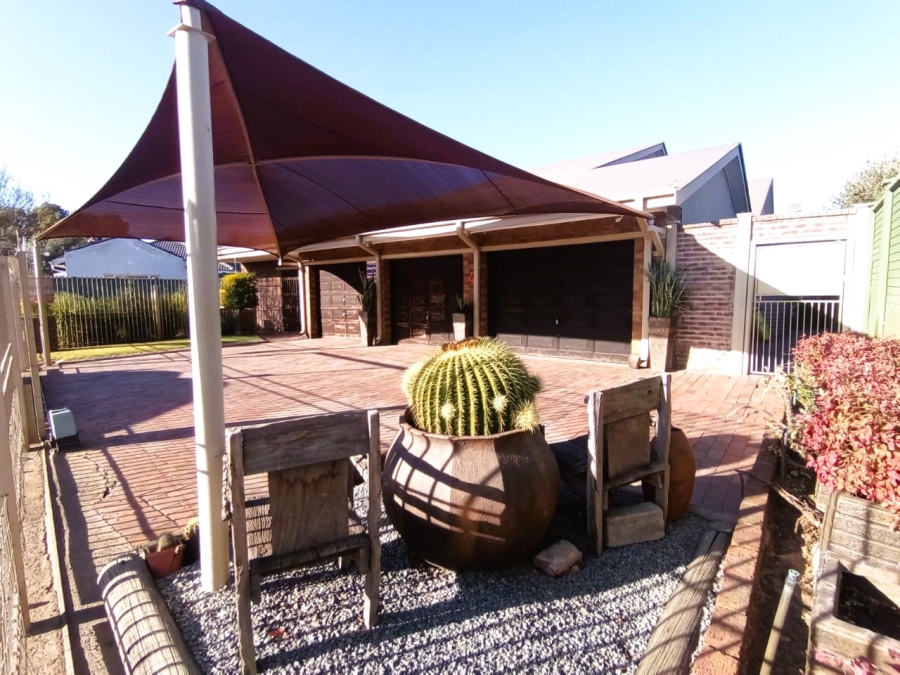 4 Bedroom Property for Sale in Risiville Gauteng