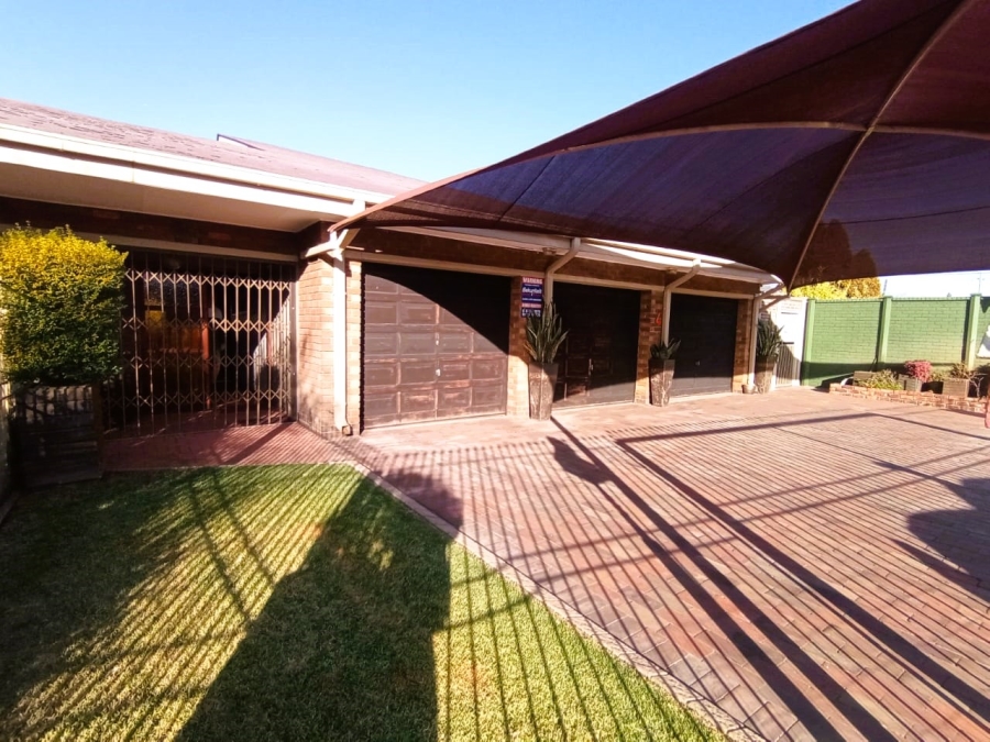 4 Bedroom Property for Sale in Risiville Gauteng