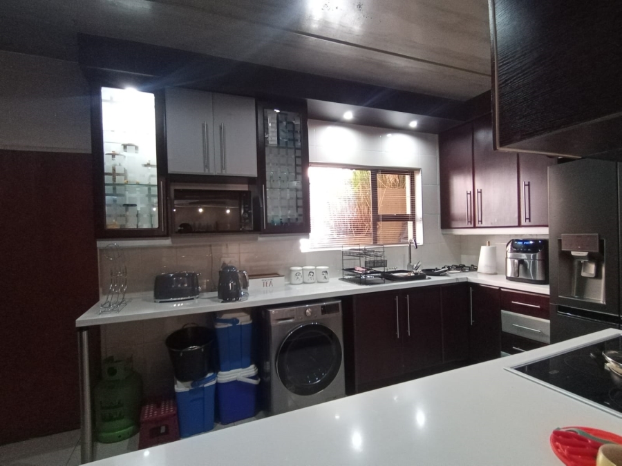 4 Bedroom Property for Sale in Risiville Gauteng