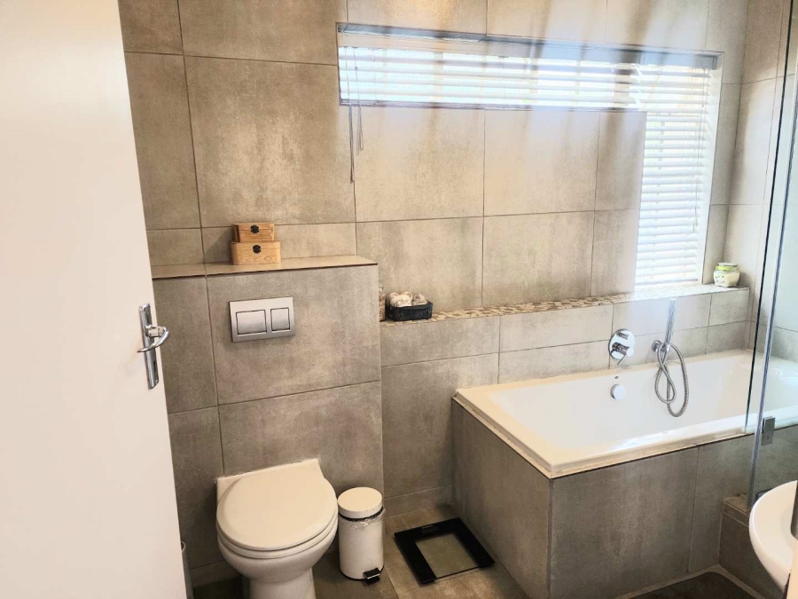 1 Bedroom Property for Sale in Rivonia Gauteng