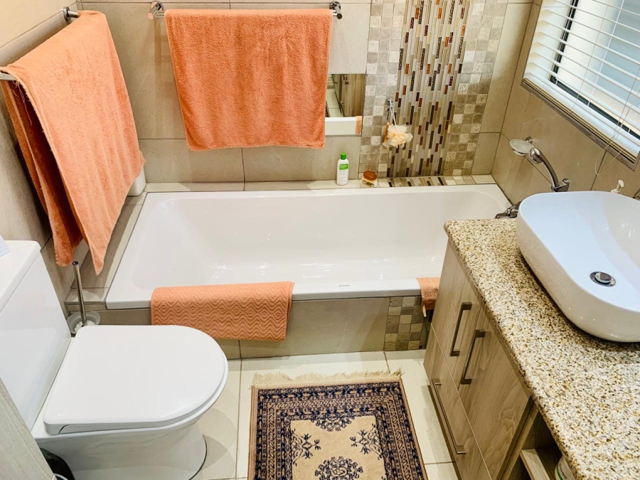 2 Bedroom Property for Sale in Jordaan Park Gauteng