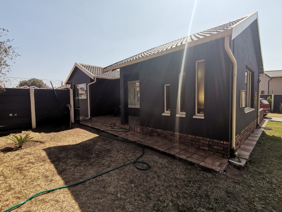 3 Bedroom Property for Sale in Mayberry Park Gauteng