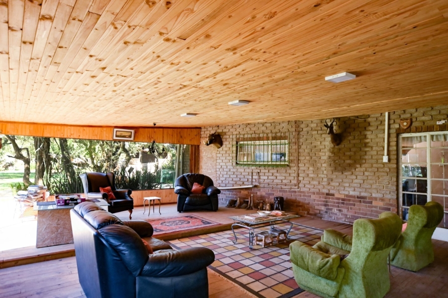 5 Bedroom Property for Sale in Roodeplaat Gauteng