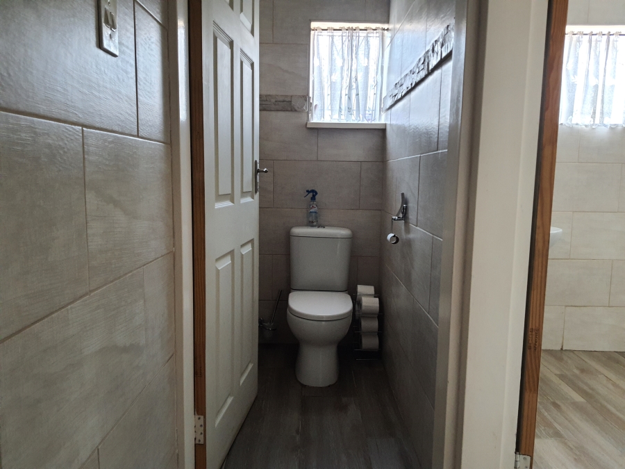 5 Bedroom Property for Sale in Brenthurst Gauteng