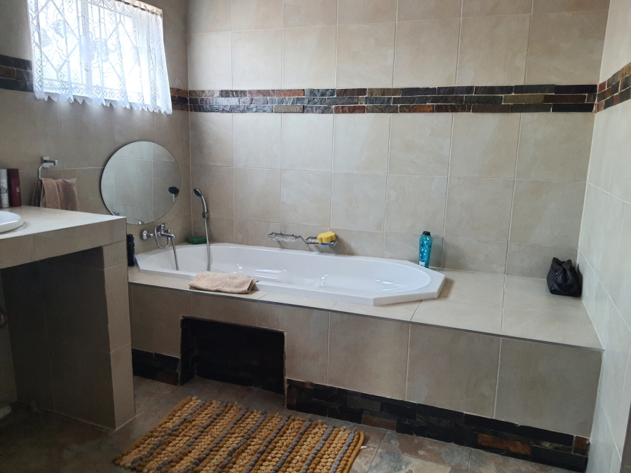 5 Bedroom Property for Sale in Brenthurst Gauteng