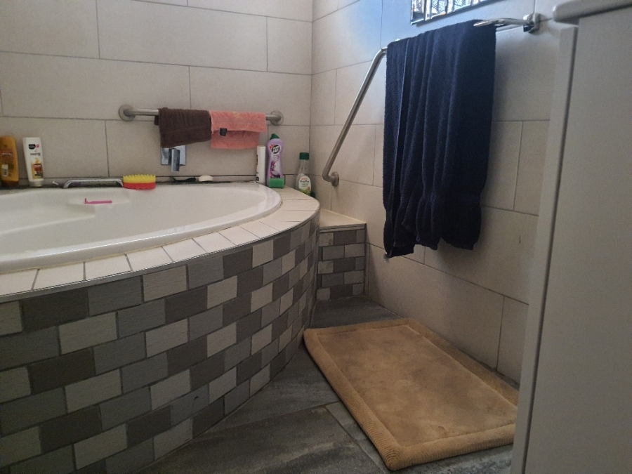 3 Bedroom Property for Sale in Brenthurst Gauteng