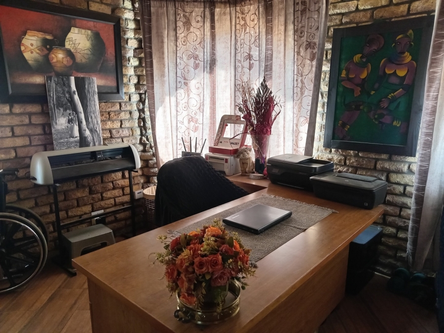 5 Bedroom Property for Sale in Visagie Park Gauteng