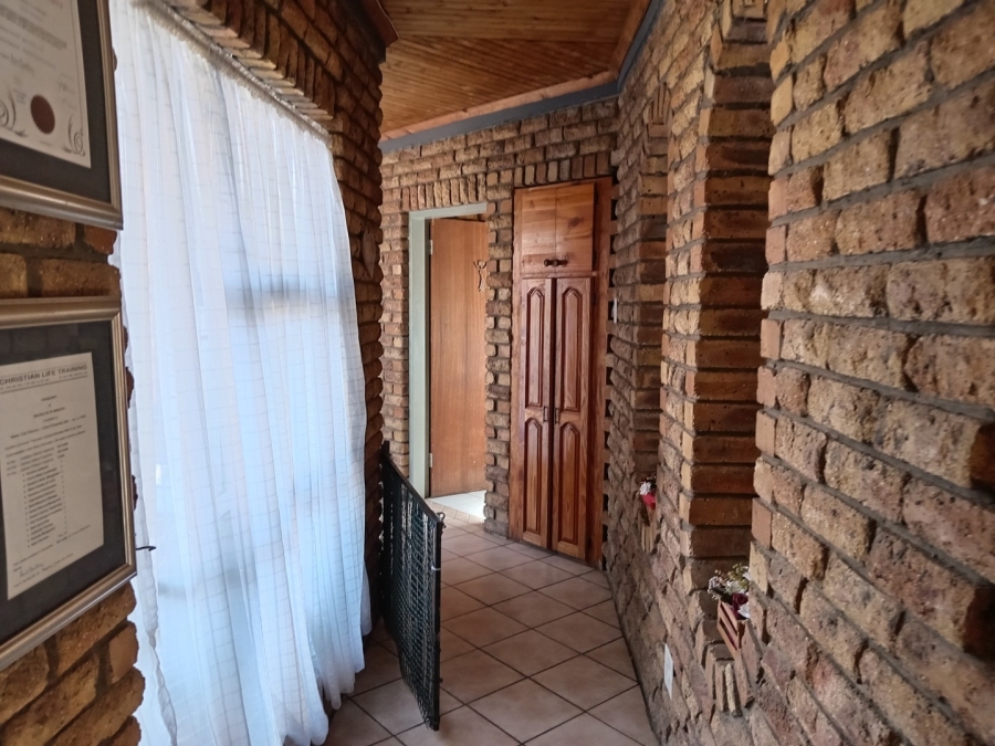 5 Bedroom Property for Sale in Visagie Park Gauteng