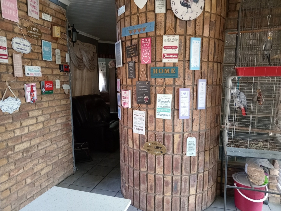 5 Bedroom Property for Sale in Visagie Park Gauteng