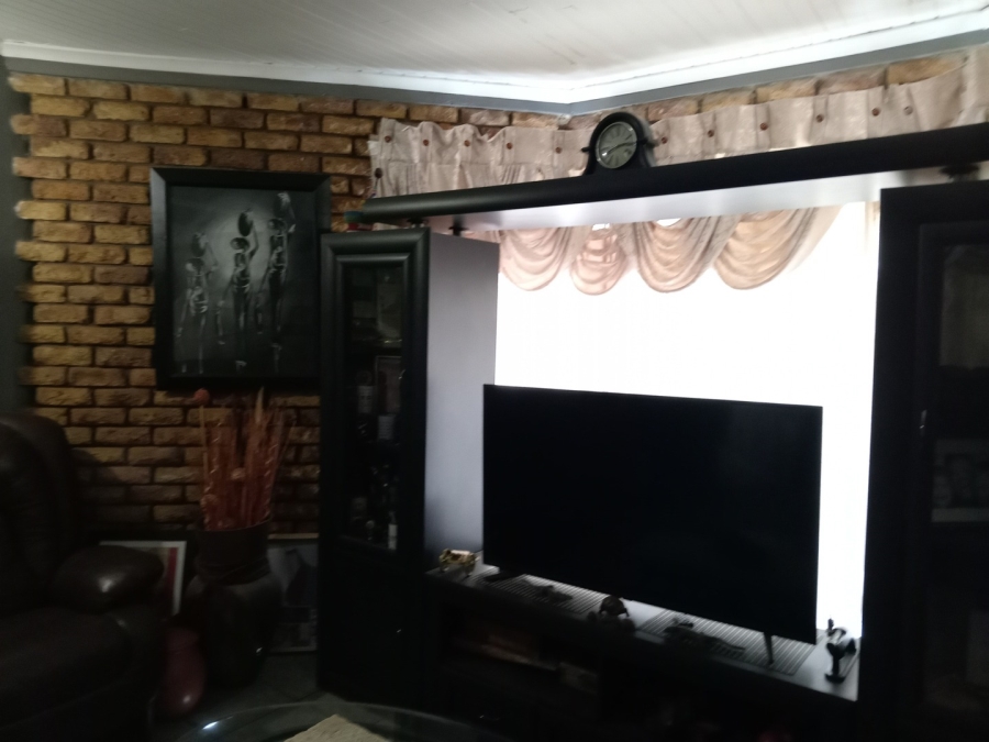 5 Bedroom Property for Sale in Visagie Park Gauteng