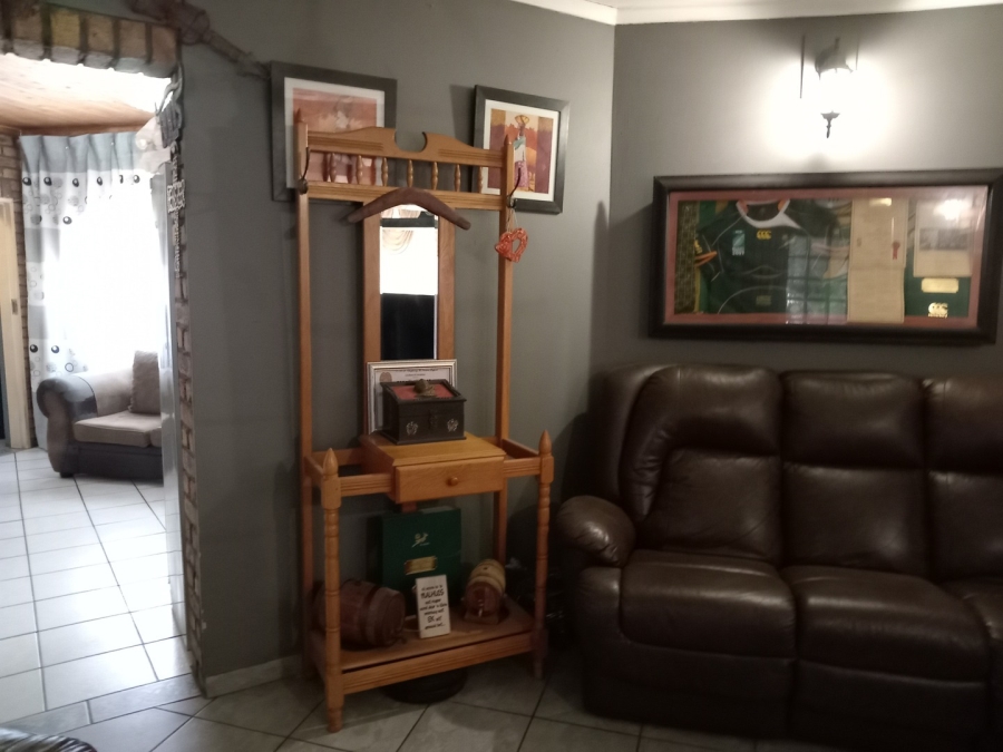 5 Bedroom Property for Sale in Visagie Park Gauteng