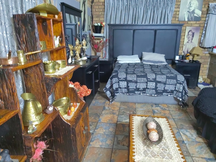 5 Bedroom Property for Sale in Visagie Park Gauteng