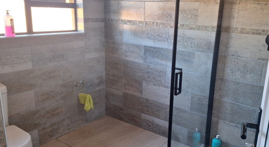 4 Bedroom Property for Sale in Vongeusopark Gauteng