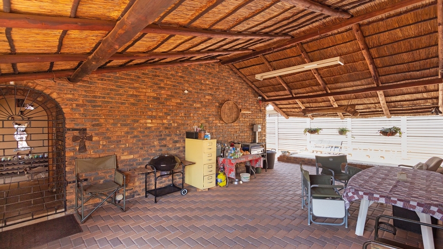 4 Bedroom Property for Sale in Theresa Park Gauteng