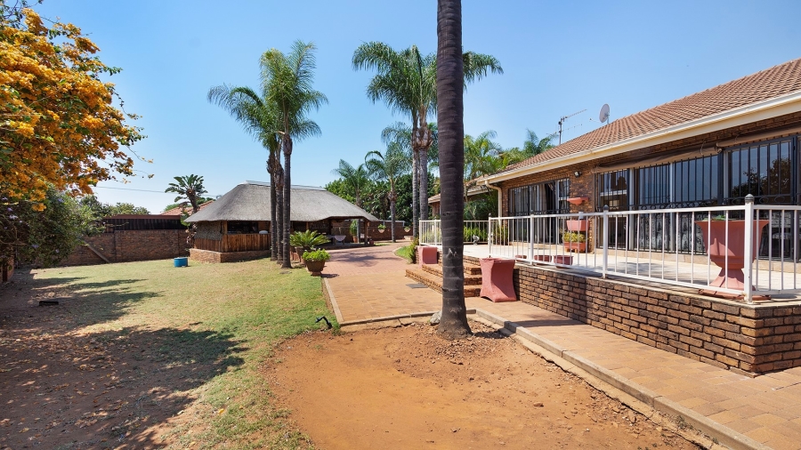 4 Bedroom Property for Sale in Theresa Park Gauteng