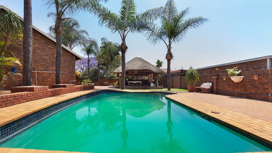 4 Bedroom Property for Sale in Theresa Park Gauteng