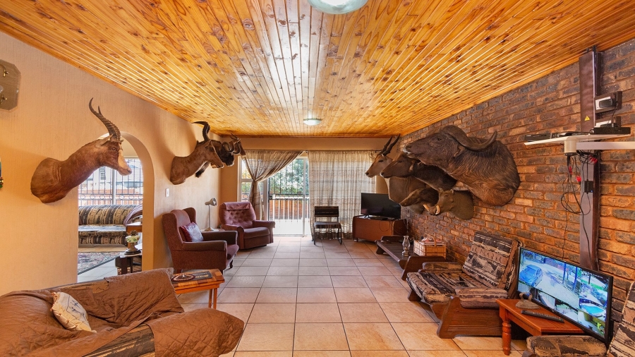 4 Bedroom Property for Sale in Theresa Park Gauteng