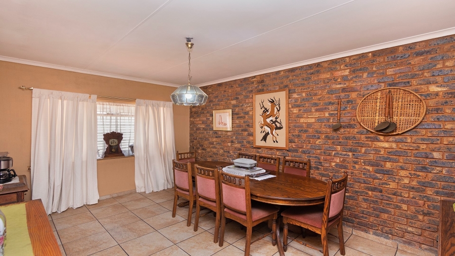 4 Bedroom Property for Sale in Theresa Park Gauteng