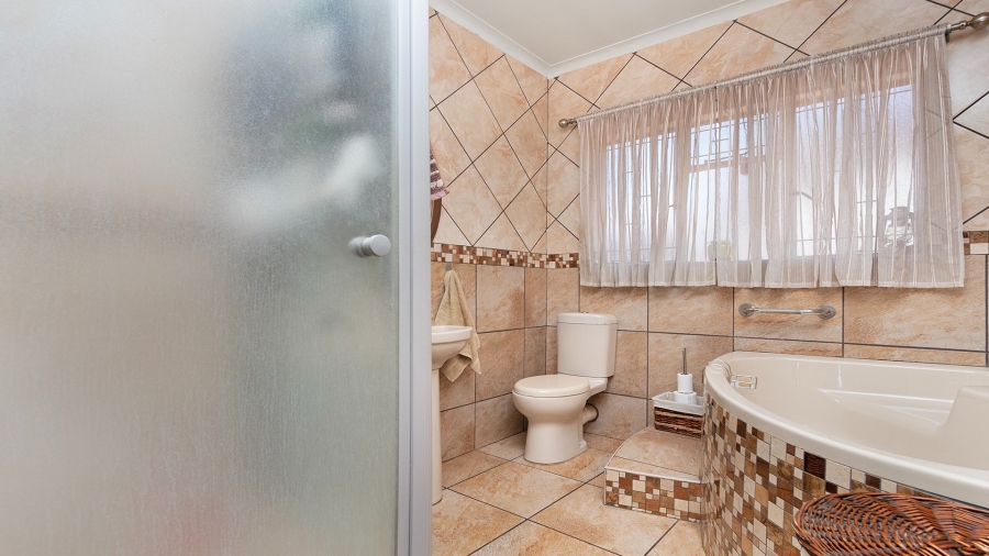 4 Bedroom Property for Sale in Theresa Park Gauteng