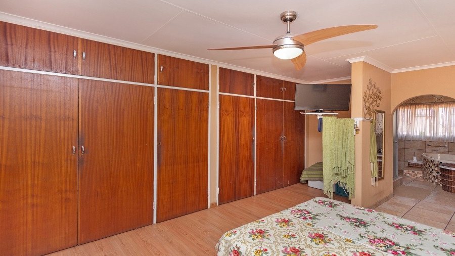 4 Bedroom Property for Sale in Theresa Park Gauteng