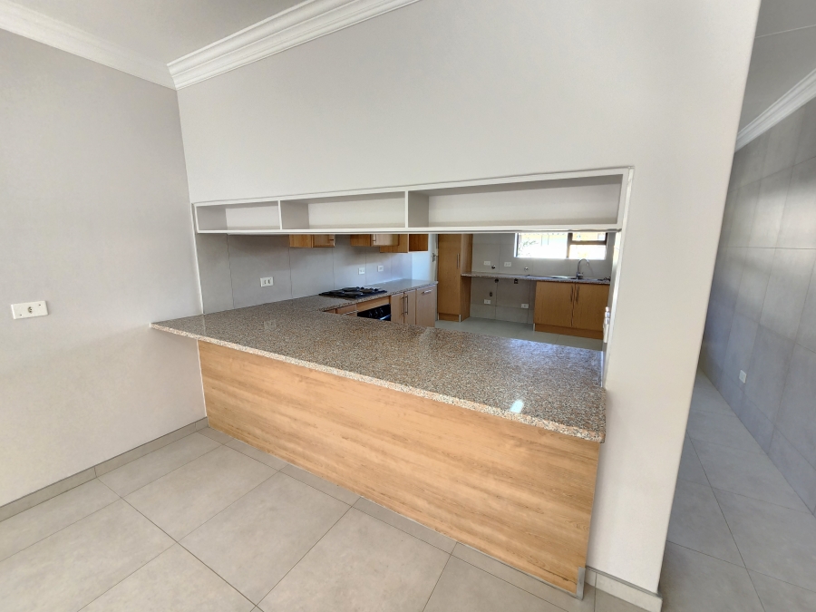 To Let 2 Bedroom Property for Rent in Garsfontein Gauteng