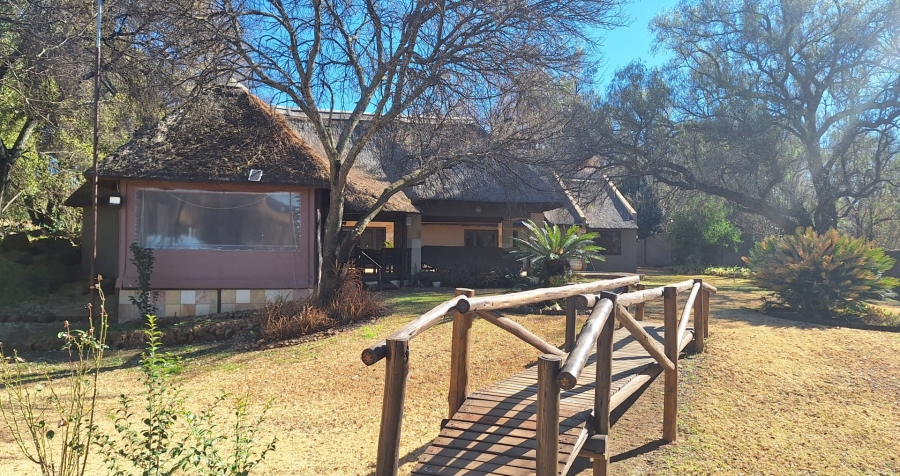 5 Bedroom Property for Sale in Shores of Loch Vaal Gauteng