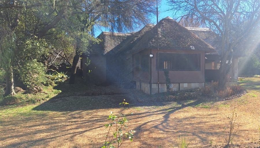 5 Bedroom Property for Sale in Shores of Loch Vaal Gauteng