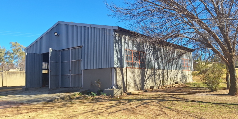 5 Bedroom Property for Sale in Shores of Loch Vaal Gauteng