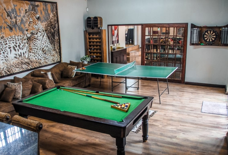 5 Bedroom Property for Sale in Shores of Loch Vaal Gauteng