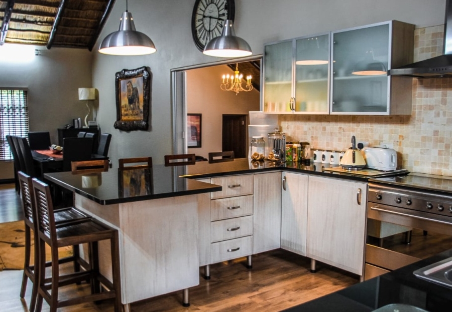 5 Bedroom Property for Sale in Shores of Loch Vaal Gauteng