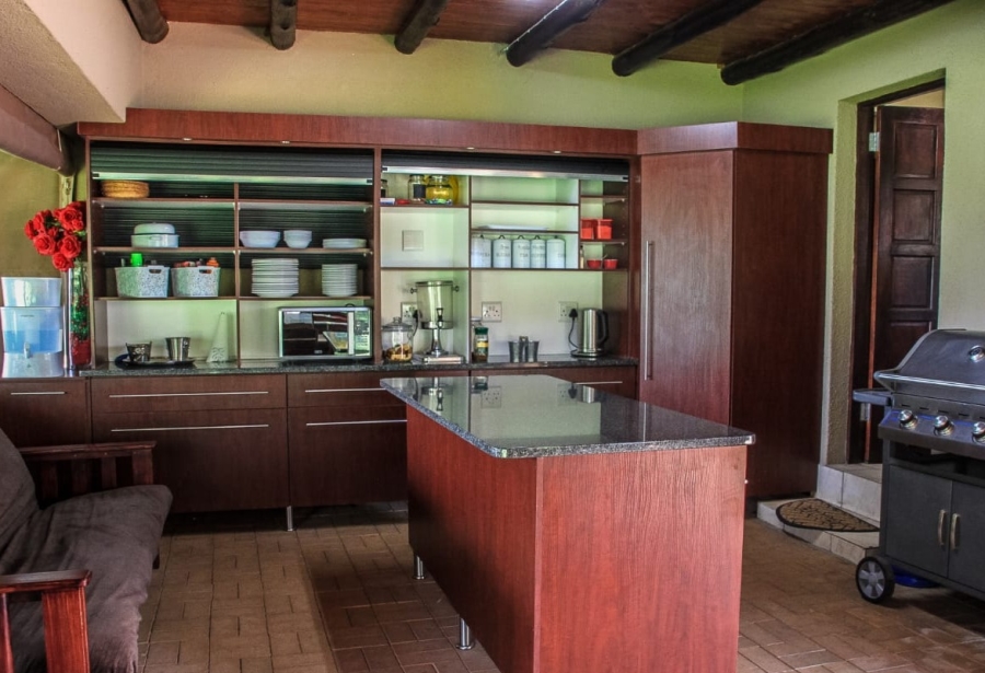 5 Bedroom Property for Sale in Shores of Loch Vaal Gauteng