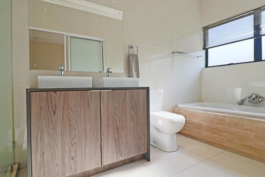 3 Bedroom Property for Sale in Bryanston Gauteng