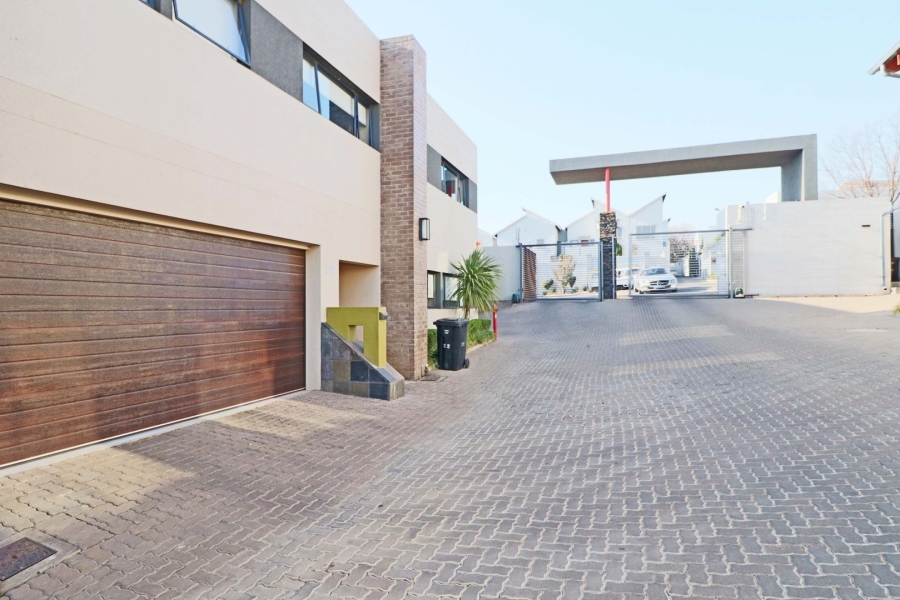 3 Bedroom Property for Sale in Bryanston Gauteng