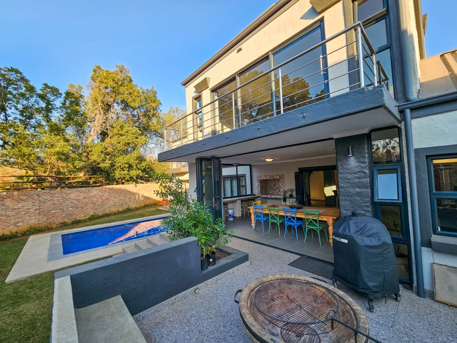 4 Bedroom Property for Sale in Faerie Glen Gauteng