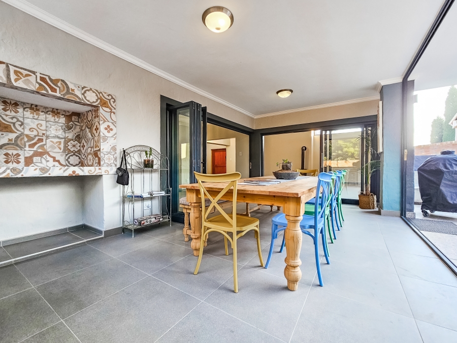 4 Bedroom Property for Sale in Faerie Glen Gauteng