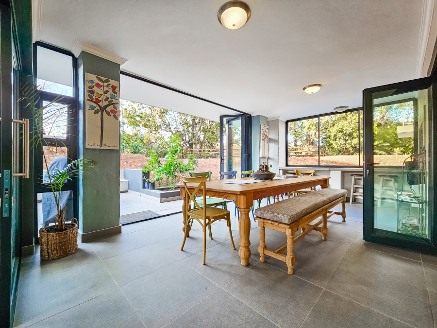 4 Bedroom Property for Sale in Faerie Glen Gauteng