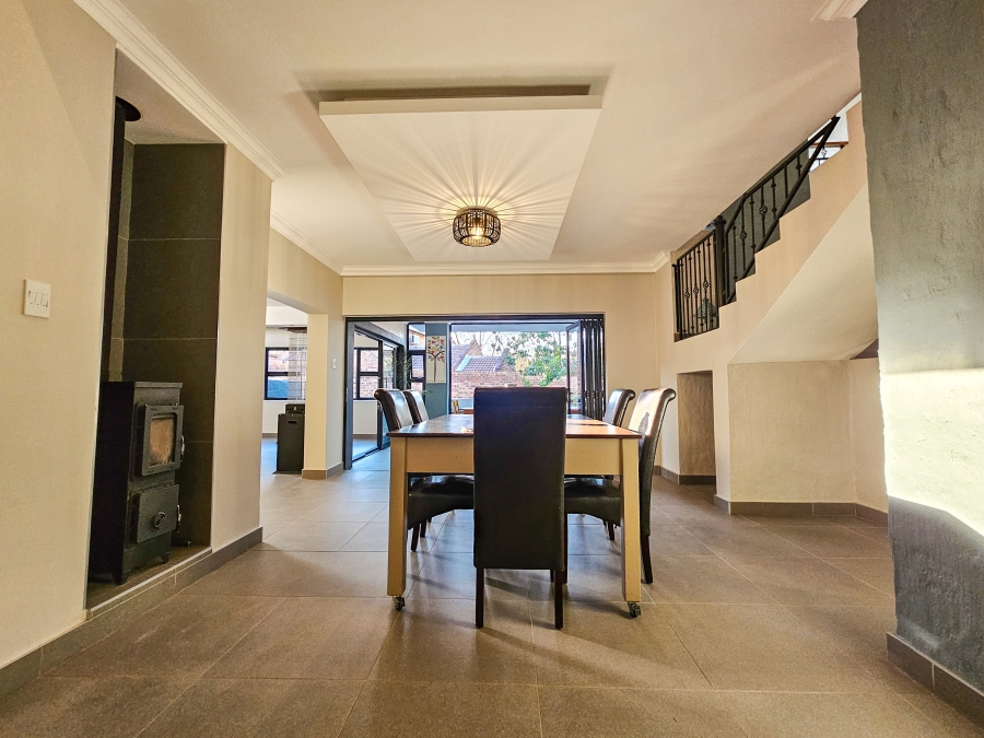 4 Bedroom Property for Sale in Faerie Glen Gauteng