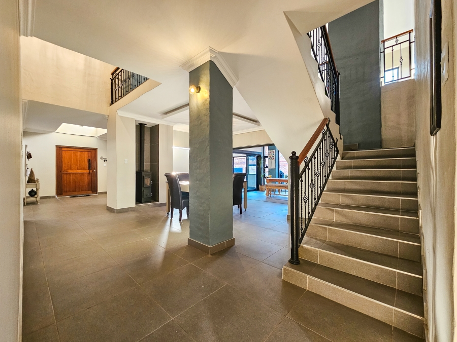 4 Bedroom Property for Sale in Faerie Glen Gauteng