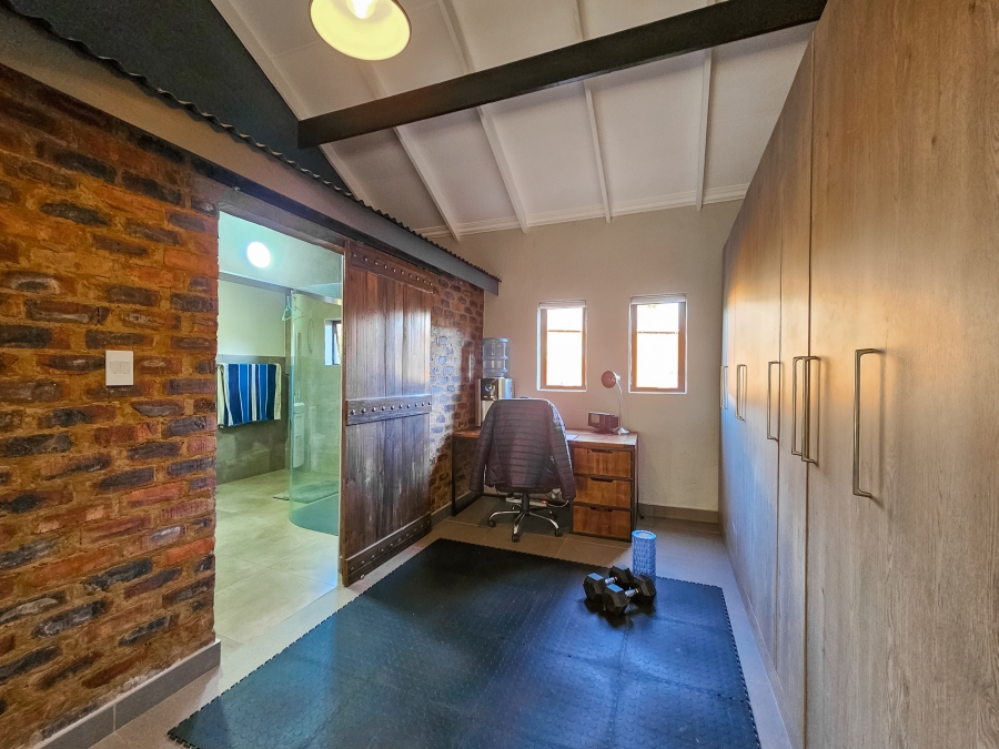 4 Bedroom Property for Sale in Faerie Glen Gauteng