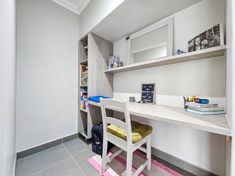 4 Bedroom Property for Sale in Faerie Glen Gauteng