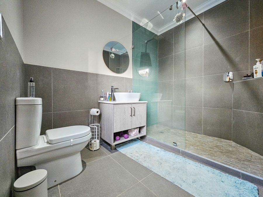 4 Bedroom Property for Sale in Faerie Glen Gauteng