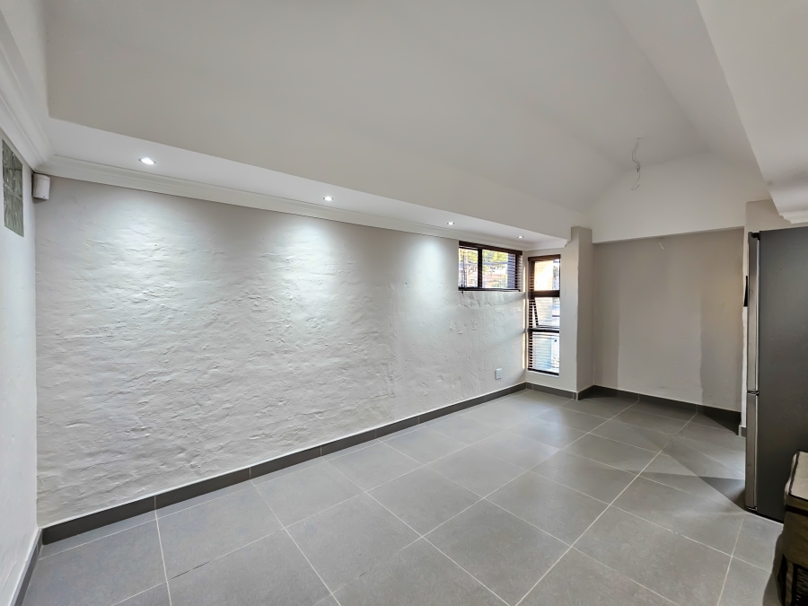 4 Bedroom Property for Sale in Faerie Glen Gauteng