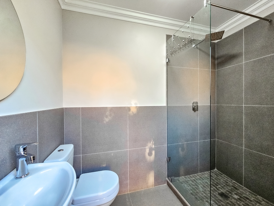 4 Bedroom Property for Sale in Faerie Glen Gauteng