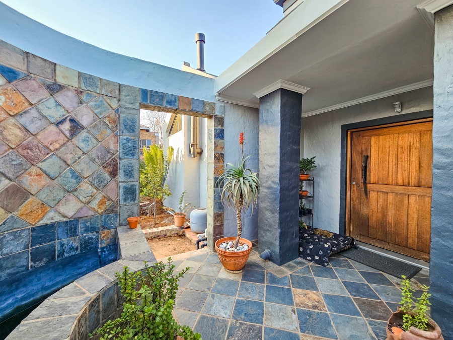 4 Bedroom Property for Sale in Faerie Glen Gauteng