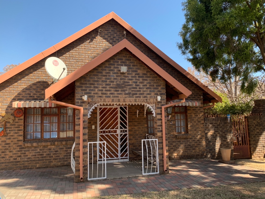 3 Bedroom Property for Sale in Les Marais Gauteng