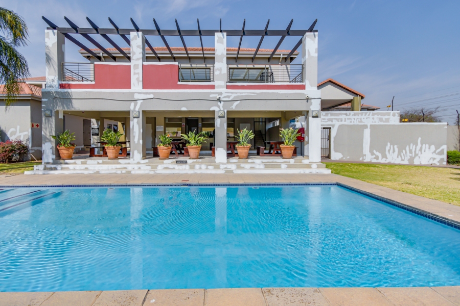 2 Bedroom Property for Sale in Barbeque Downs Gauteng