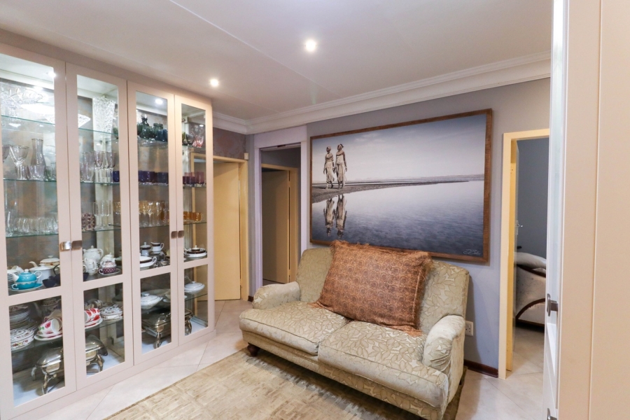 8 Bedroom Property for Sale in Rivonia Gauteng