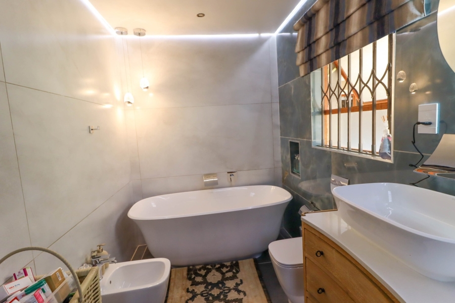 8 Bedroom Property for Sale in Rivonia Gauteng